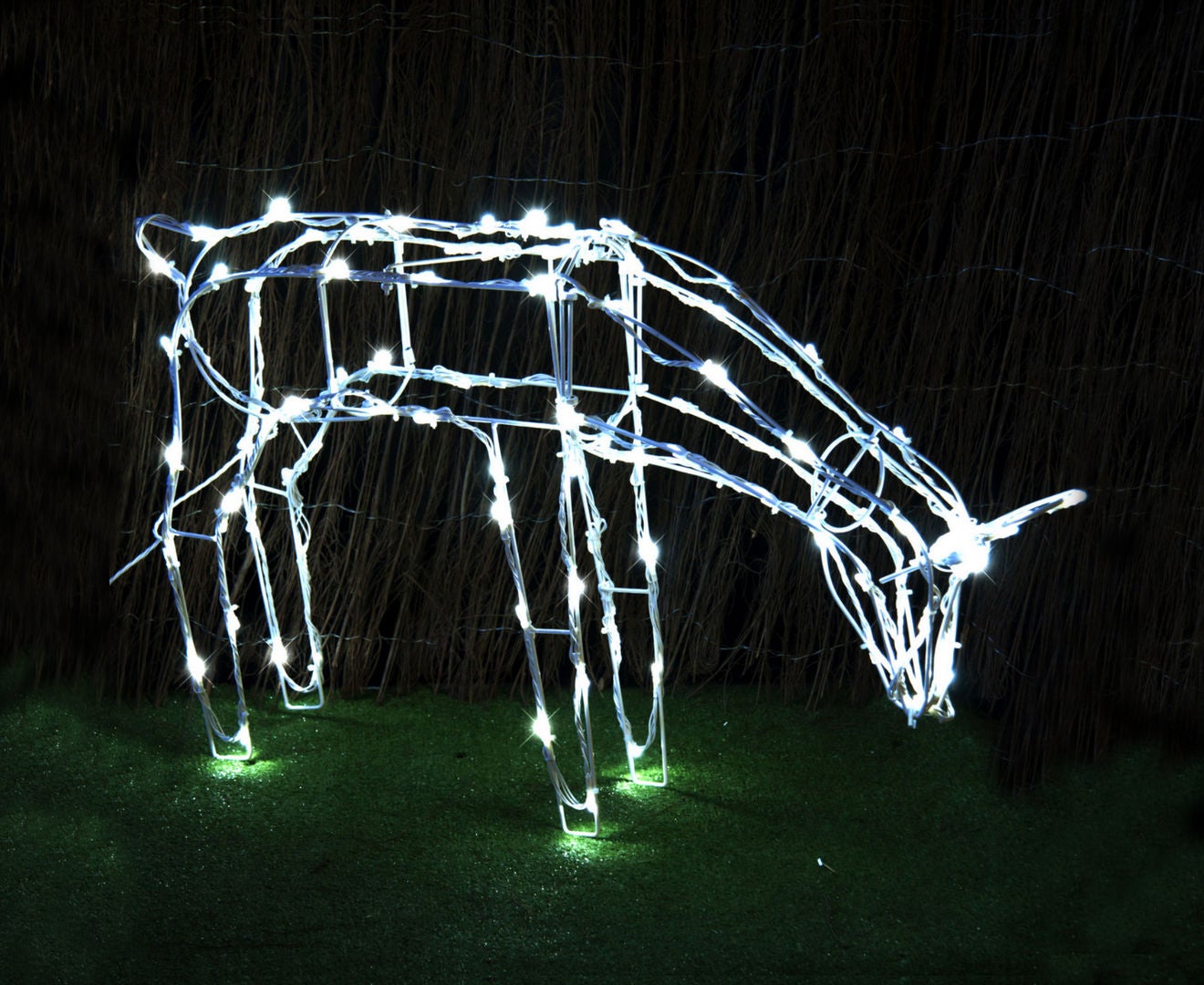 Stockholm Solar Christmas Lights LED 100pc Feeding Reindeer Cool White