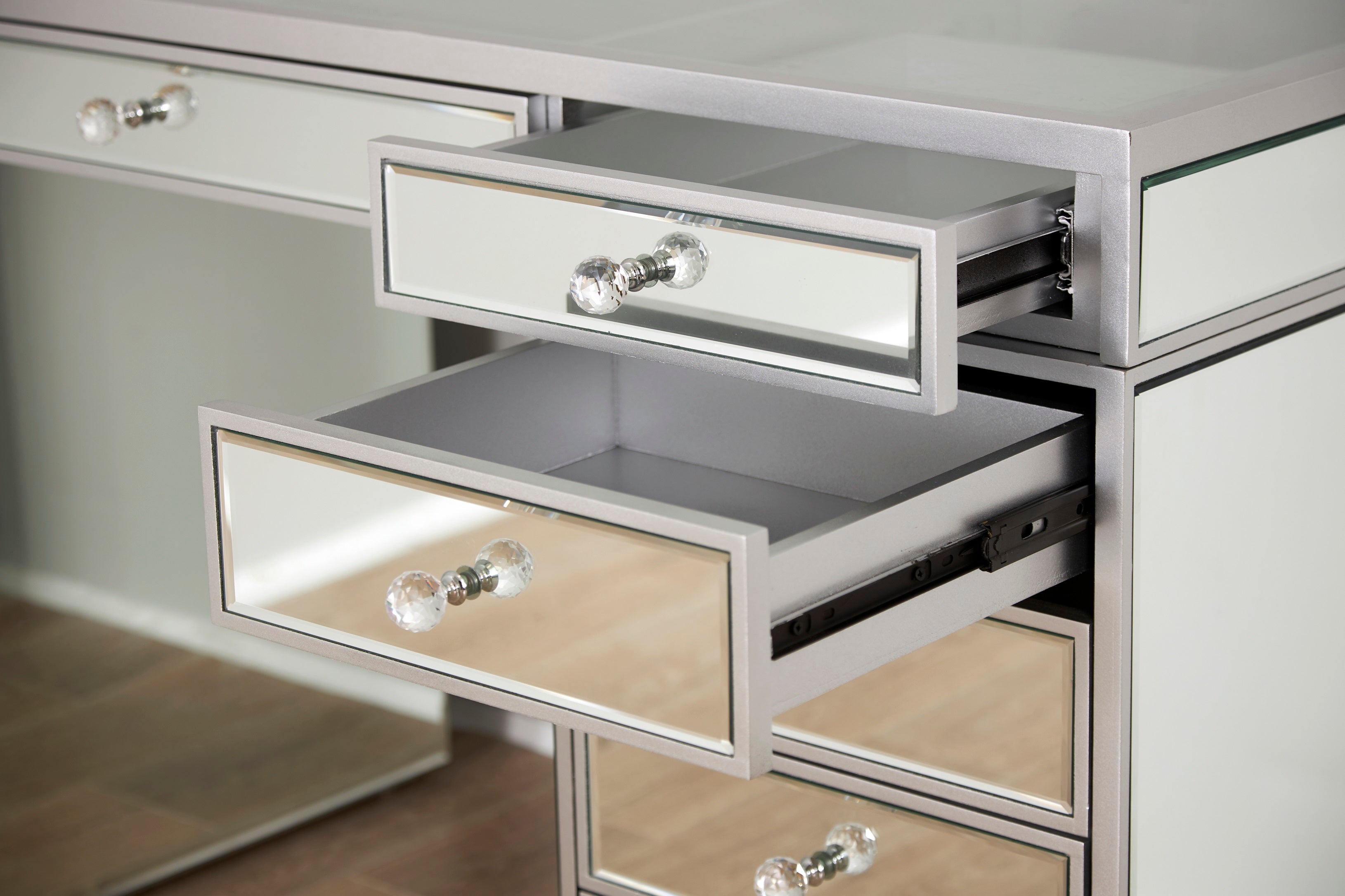 Mirrored See Through Vanity Table With 13 Drawers Clear Top