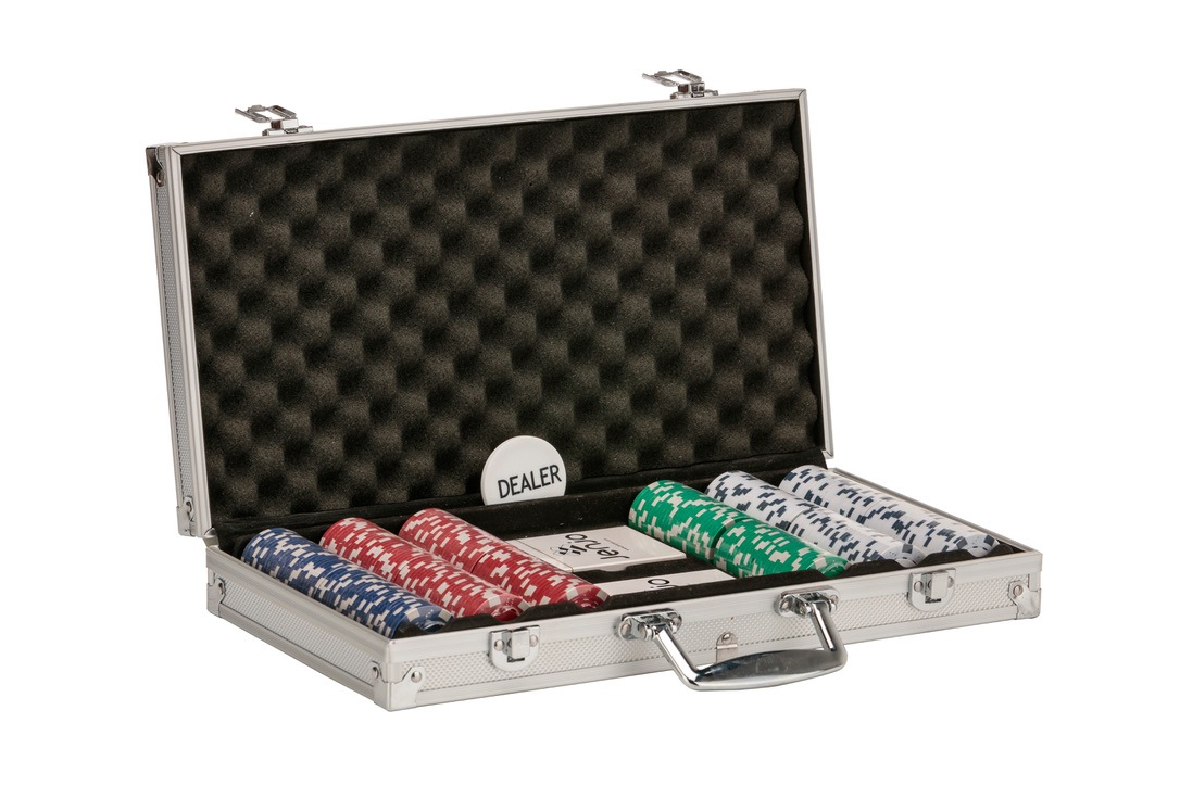 Poker Supplies Online Serious Poker Requires Quality Poker Equipment