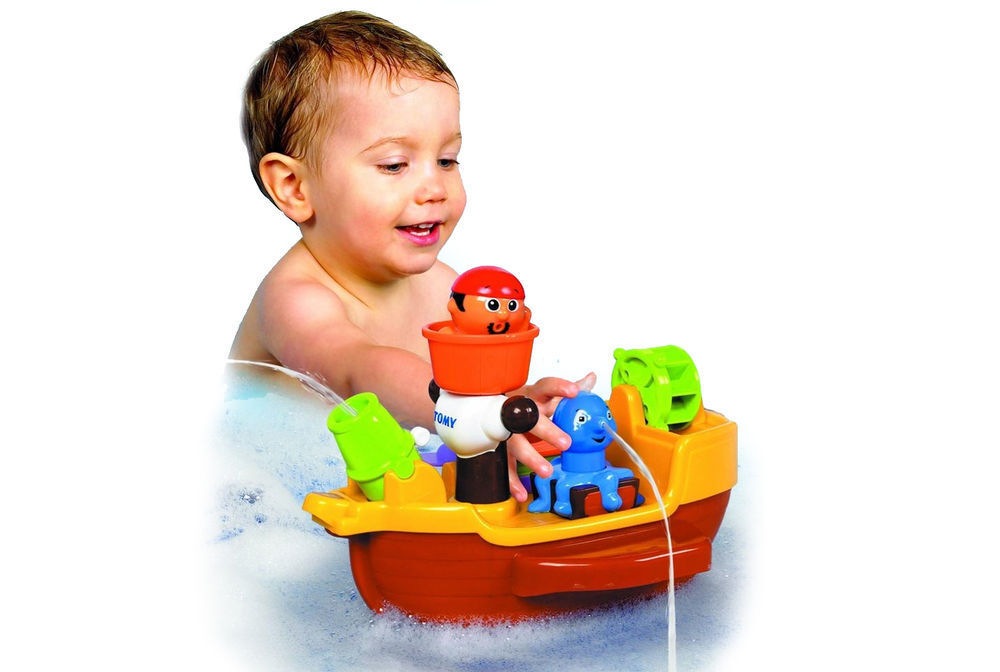 tomy pirate ship bath toy